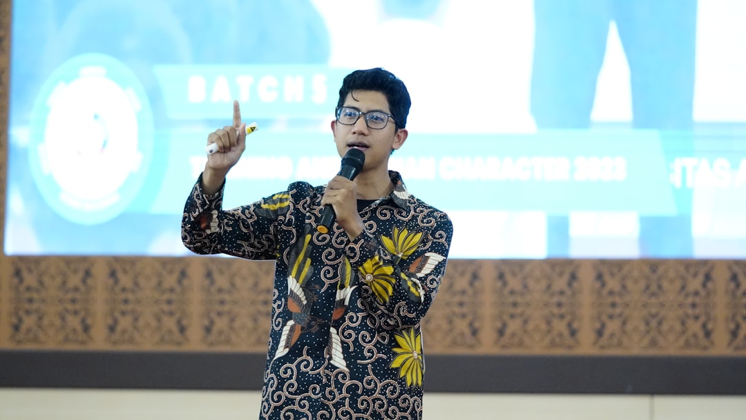 Teknik Public Speaking untuk Pemula agar Lebih Percaya Diri