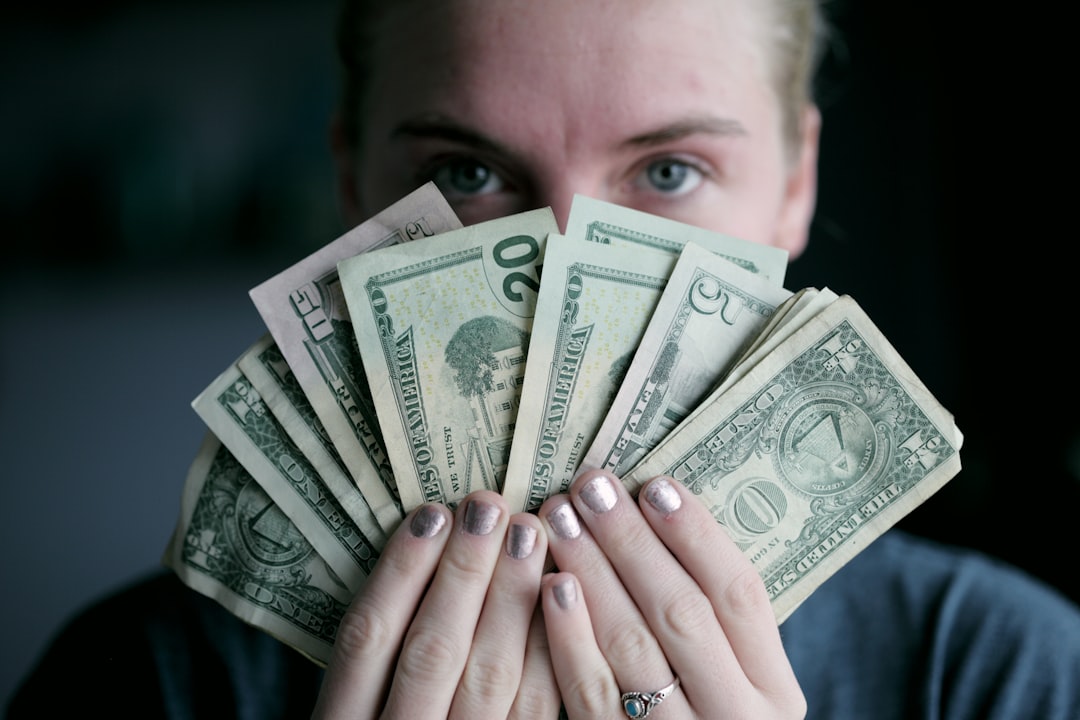 Tips Menabung Efektif untuk Semua Usia